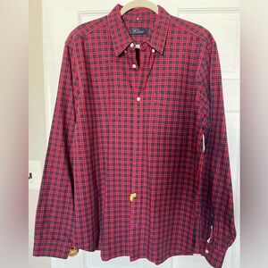 Gap XL button-down dress shirt. Freshly dry-cleaned (see tag in photo)